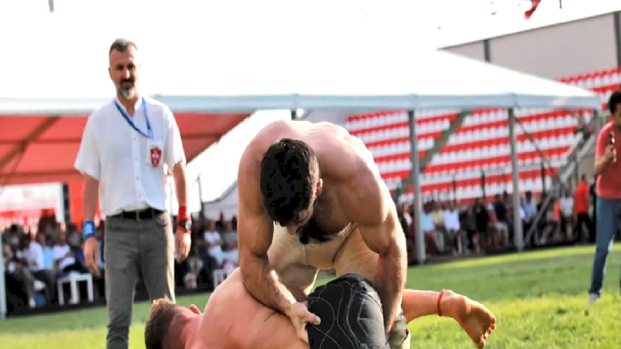 2. Geleneksel Taha Akgül Karakucak Güreşleri’nde Şampiyon Feyzullah Aktürk oldu