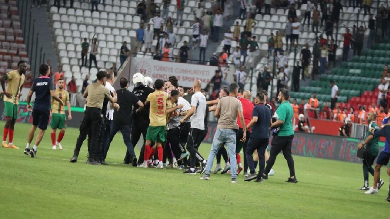 Amedspor-Erzurumspor maçı sonrası kavga çıktı