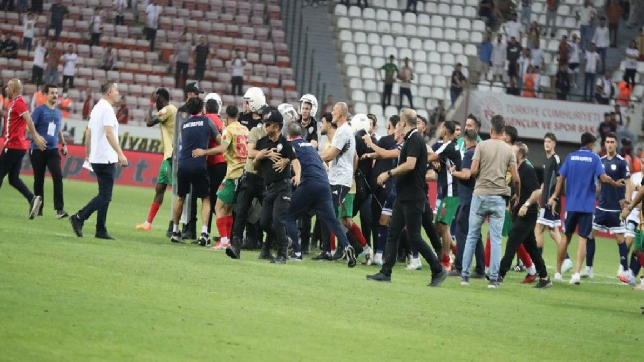 Amedspor-Erzurumspor maçı sonrası kavga çıktı