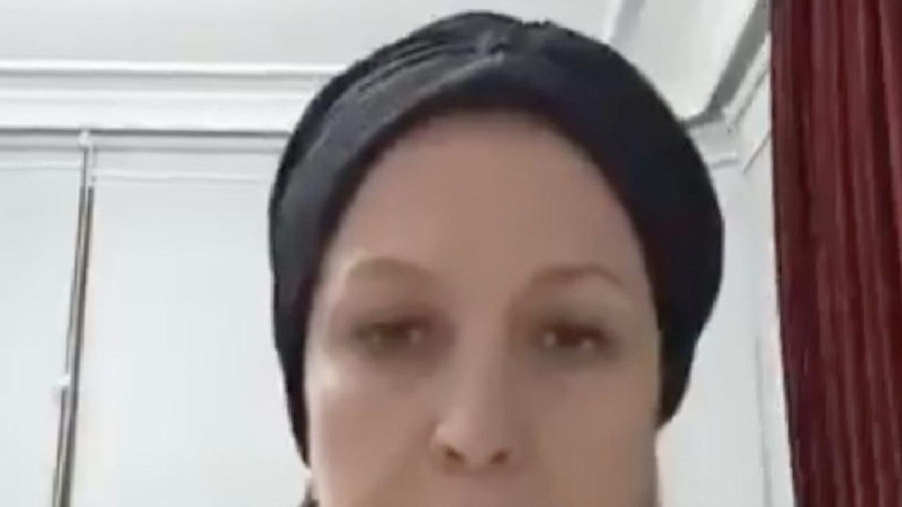 İlahiyatçı Emine Yücel başörtüsünü çıkardı: Bu tepkisel bir eylem