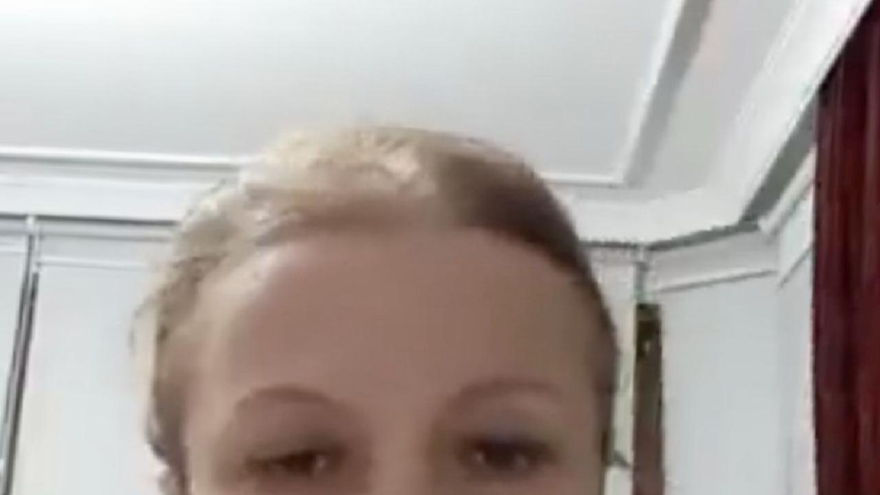 İlahiyatçı Emine Yücel başörtüsünü çıkardı: Bu tepkisel bir eylem