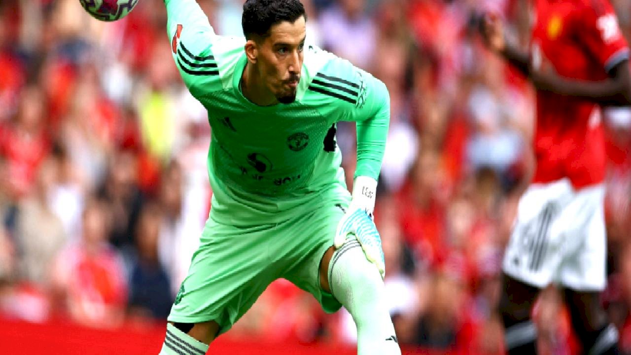 Manchester United, Altay Bayındır&#039;la kazandı