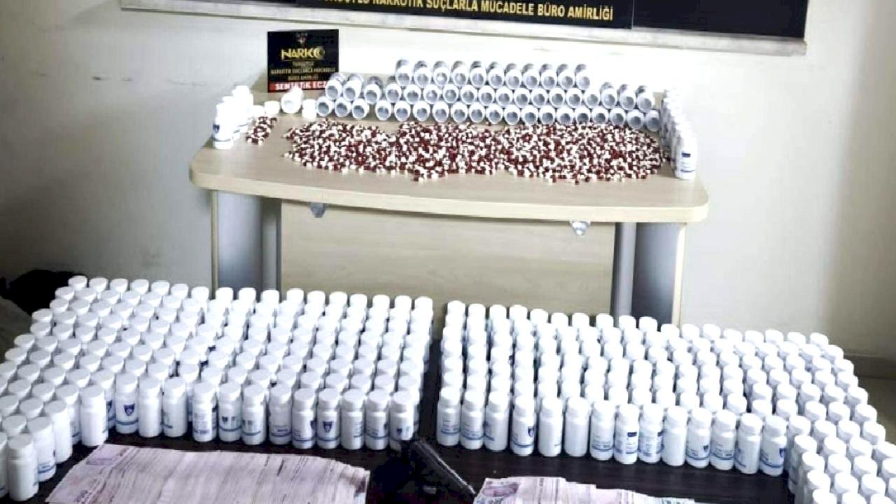 Manisa&#039;nın 2 ilçesinde uyuşturucu operasyonu: 5 tutuklama