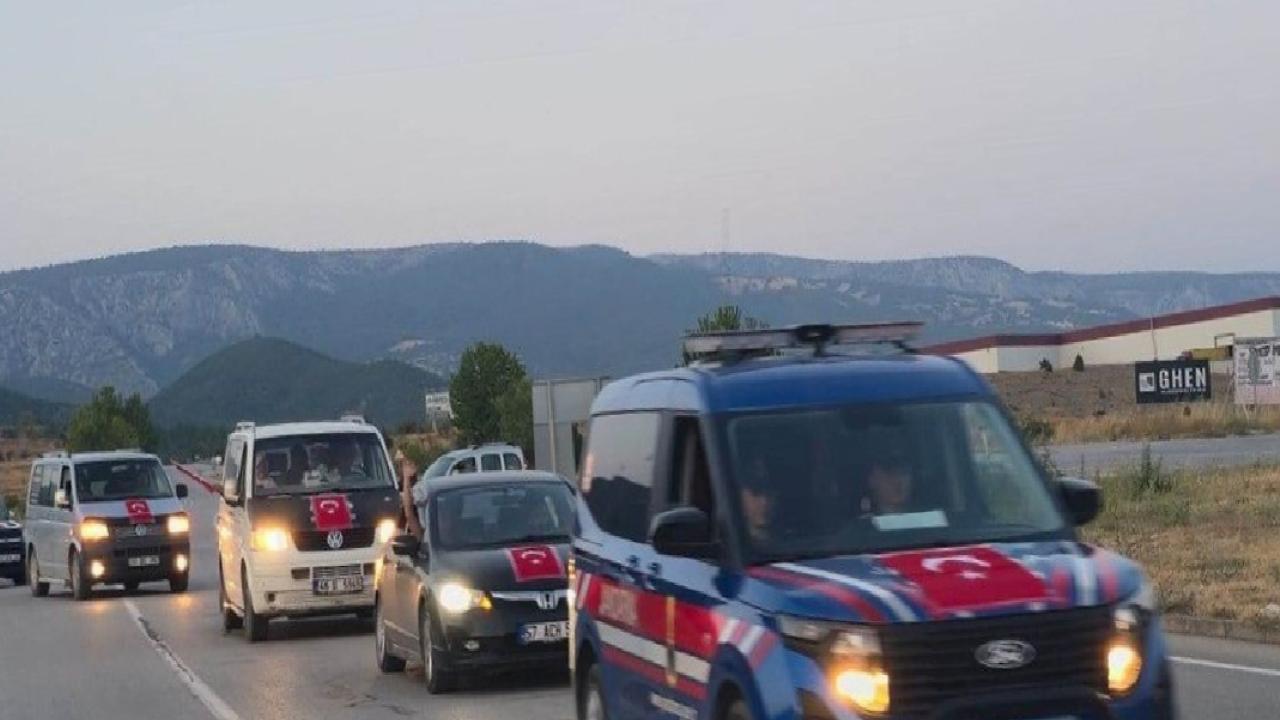 "Sadece garibanlar mı gider askere" diyen gence davul zurnalı uğurlama