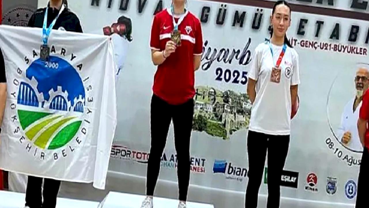 Sakaryalı sporcular Diyarbakır kürsüsünde
