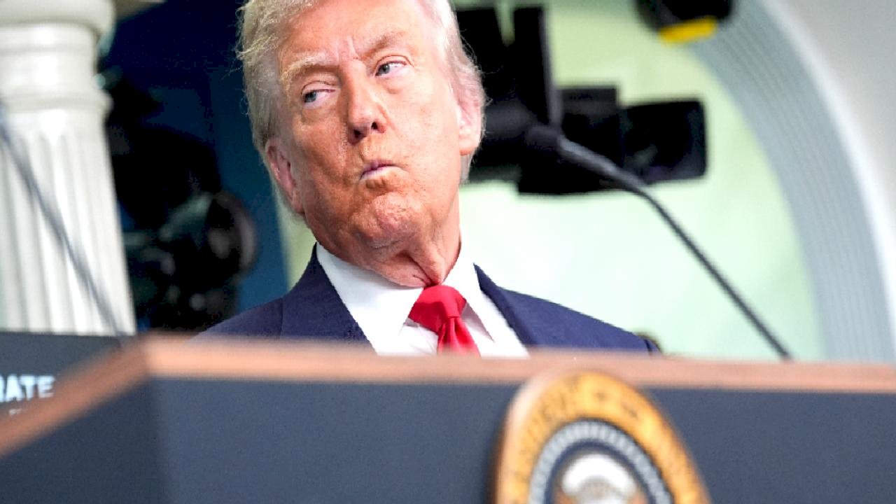 Trump&#039;tan Çin kararı: Gümrük vergisi ateşkesi 90 gün uzatıldı