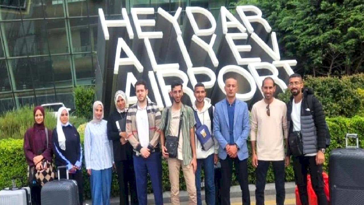 Azerbaycan, burs verdiği 14 Filistinli öğrenciyi Gazze&#039;den tahliye etti