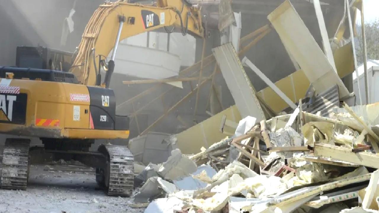 Bursa Nilüfer&#039;de iki kaçak yapı daha yıkıldı