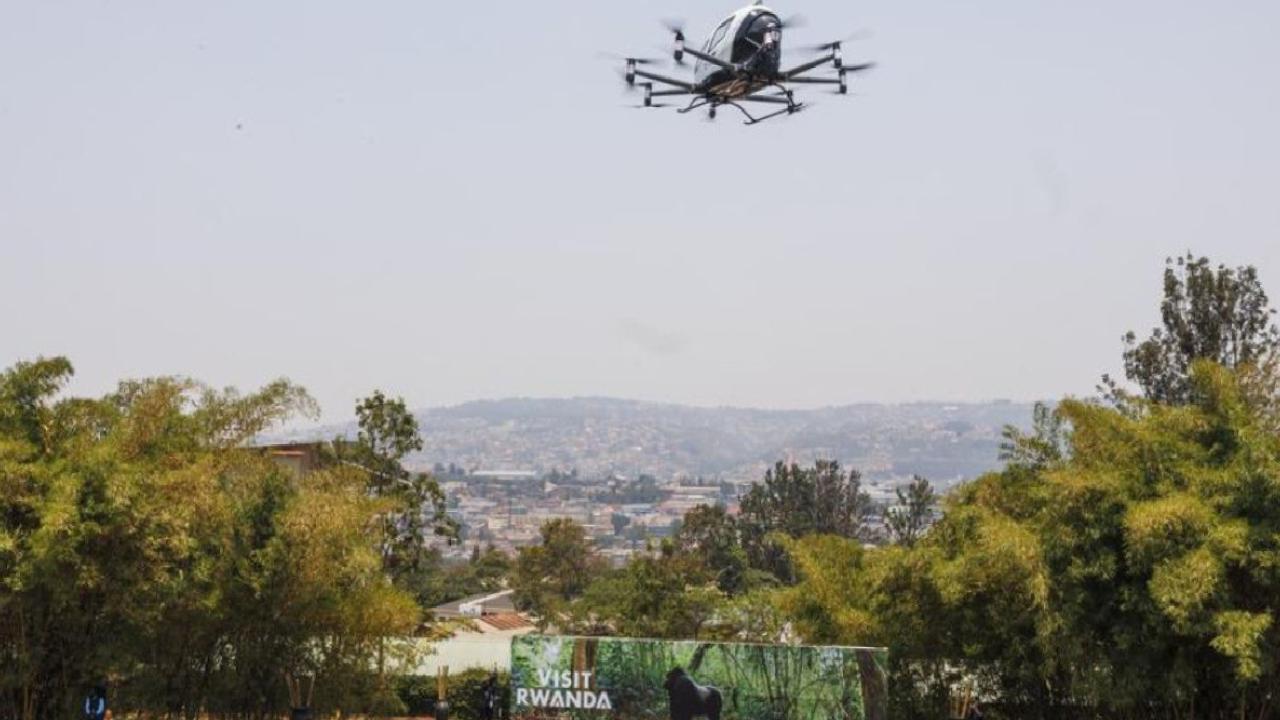 Çin'in uçan taksisi Afrika'da ilk uçuşunu gerçekleştirdi