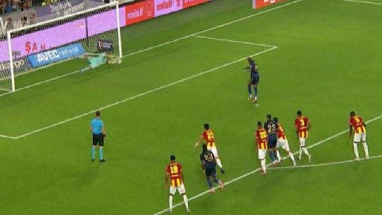 Fenerbahçe'de Anderson Talisca, penaltı kaçırdı