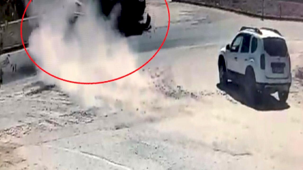 Hatay&#039;da yola kontrolsüz girdi, takla attı