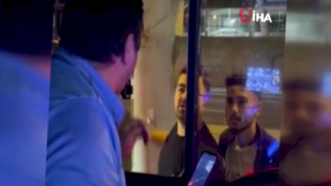 İstanbul&#039;da magandalar otobüsün önünü kesti