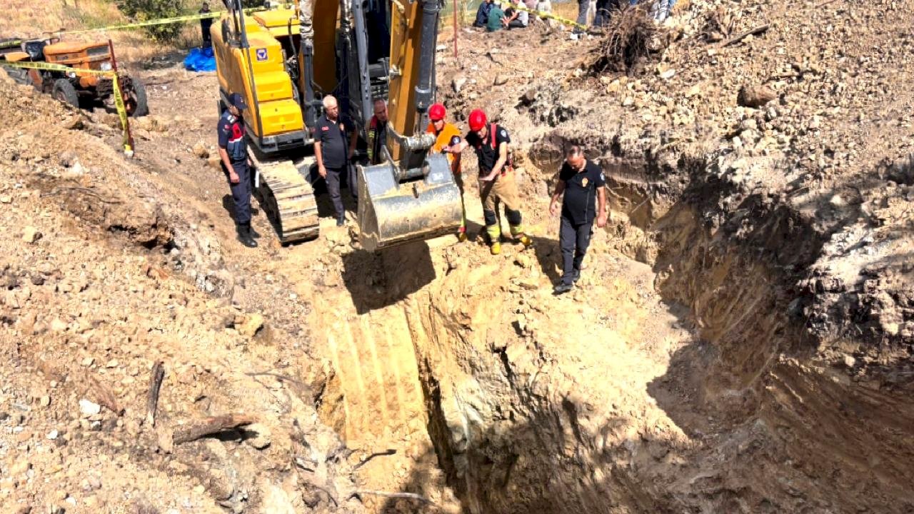 Manisa&#039;da 2 çiftçi su kuyusu açmak istedi: Toprak altında kaldılar