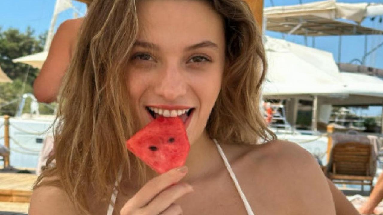 Sümeyye Aydoğan’ın bikinili pozları sosyal medyayı salladı! İşte o kareler...