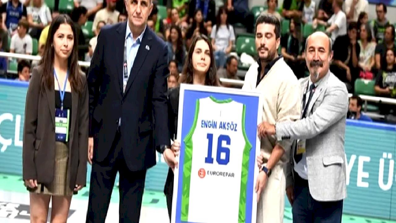 TOFAŞ ve TSYD Bursa&#039;dan Aksöz&#039;e vefa