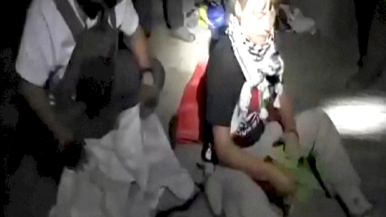 Türk aktivistler anlattı: Greta'ya işkence edildi, süründürüp, İsrail bayrağını öptürdüler