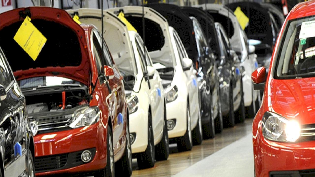 Almanya otomotiv pazarı büyürken Tesla satışları çakıldı