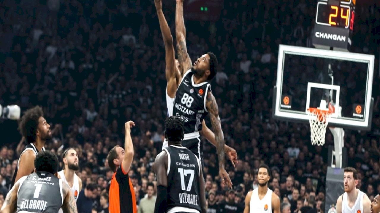 Anadolu Efes, deplasmanda Partizan&#039;a yenildi