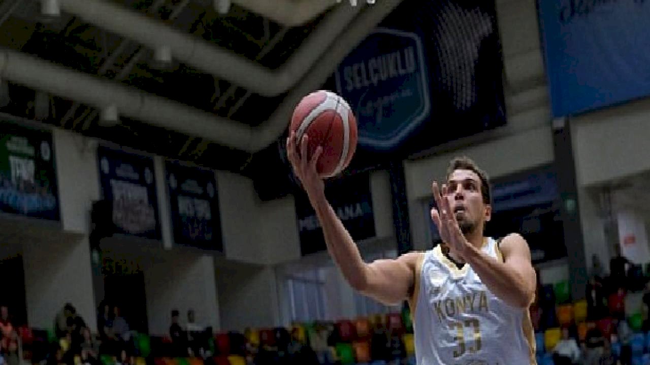 Büyükşehir Belediyespor Basketbol ve Voleybolda Yenilgi Yüzü Görmüyor