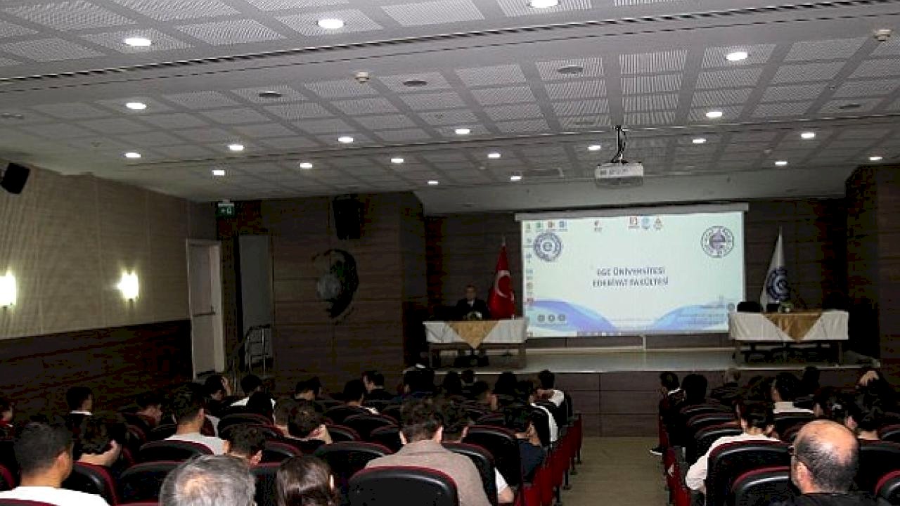 EÜ&#039;de &quot;Atatürk&#039;ün Barış Politikası&quot; konuşuldu