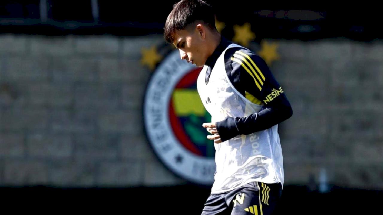 Galatasaray bir yeteneğini daha Fenerbahçe&#039;ye kaptırdı