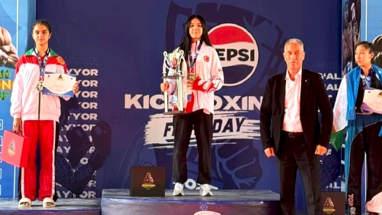 Kayseri Büyükşehir Spor A.Ş&#039;den çifte şampiyonluk