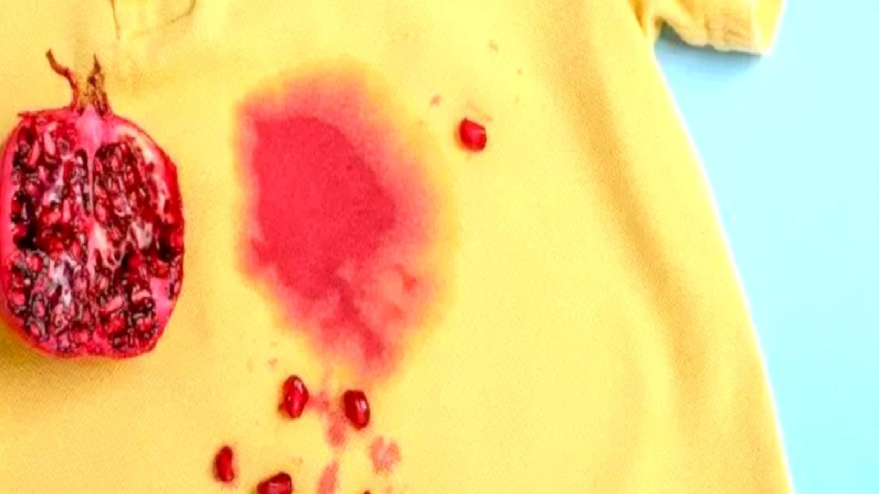 Kimyasal yok, efor yok! 1 kaşıkla en zor nar lekesi bile tarih oluyor