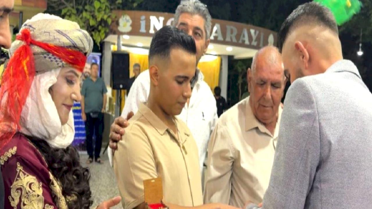 Şanlıurfa&#039;da aşk mesafe tanımadı: Ayrı ülkelerde aynı anda nişan yapıldı