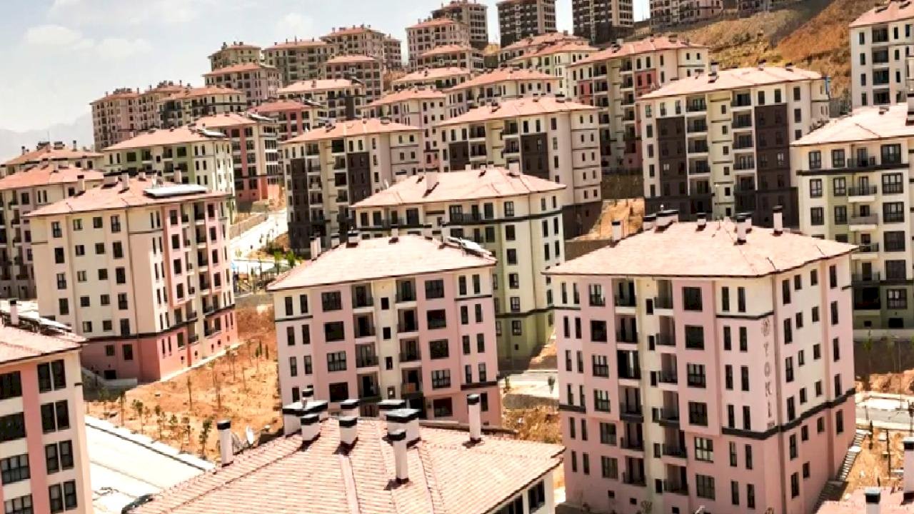 11 ilde mutlu sona az kaldı... Bakan Kurum il il konutlarda son durumu paylaştı