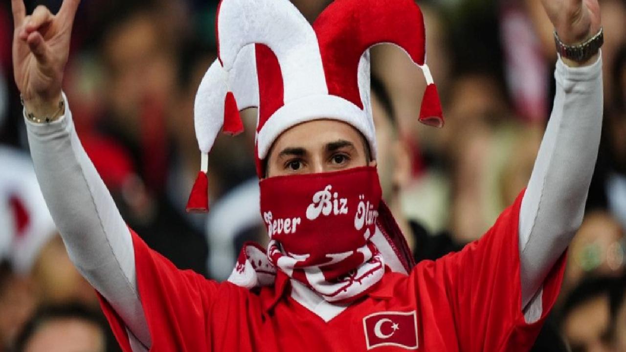 A Milli Futbol Takımı'na Bursa'da büyük destek