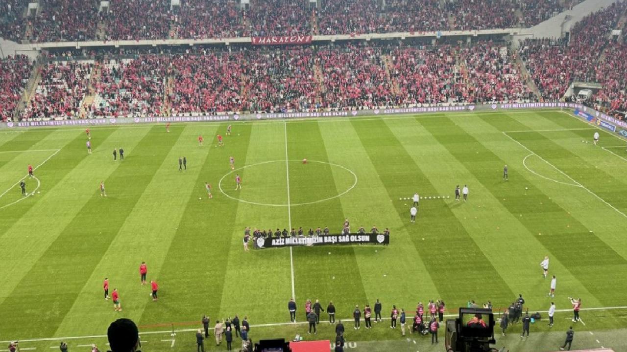 A Milli Futbol Takımı'na Bursa'da büyük destek