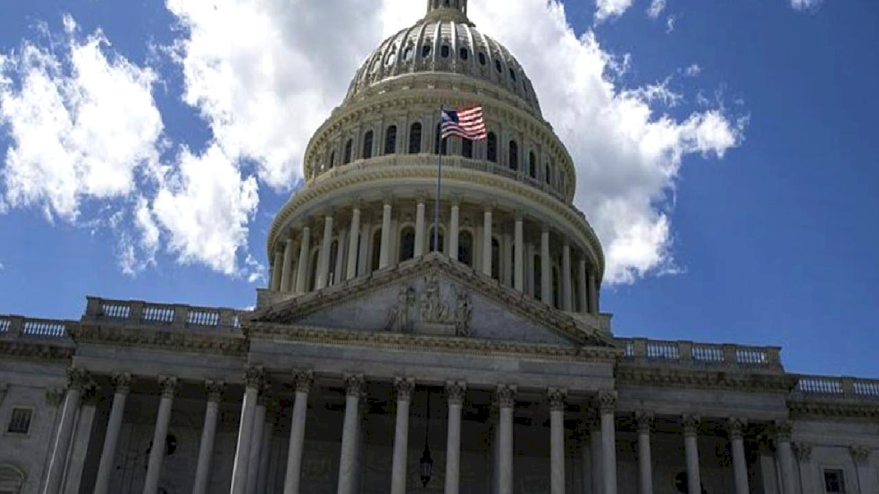 ABD'de hükümetin açılmasına yönelik geçici bütçe tasarısı kabul edildi