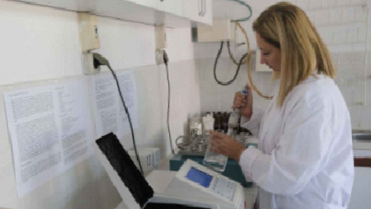 Adana Büyükşehir'den üreticiye analiz hizmeti