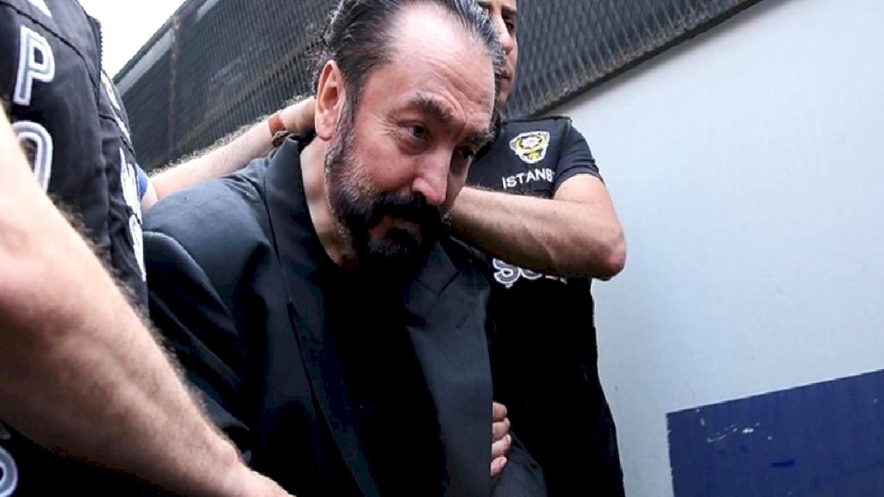 Adnan Oktar'ı öven paylaşımlara soruşturma