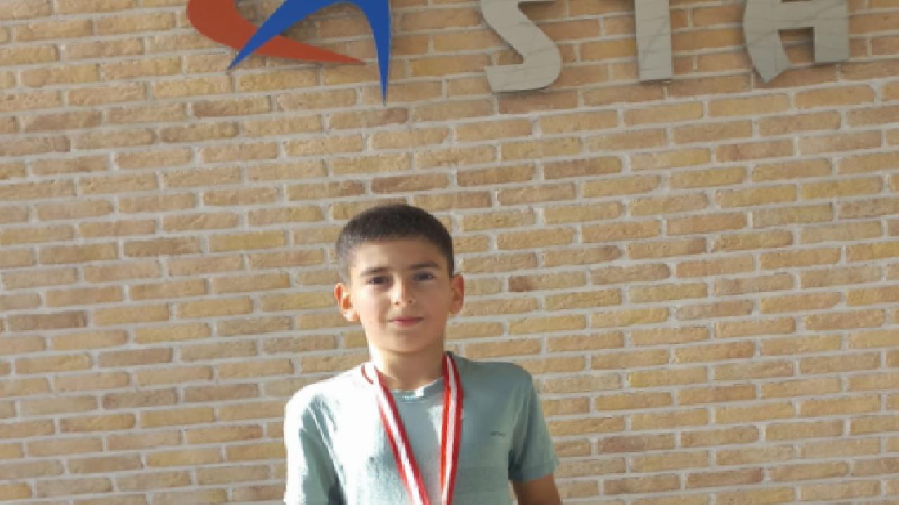 Bursa Büyükşehir Belediyesporlu tenisçilerden 2 şampiyonluk