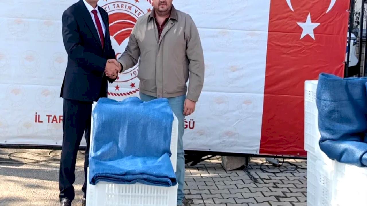 Bursa Gemlik&#039;te 19 zeytin üreticisine ekipman desteği