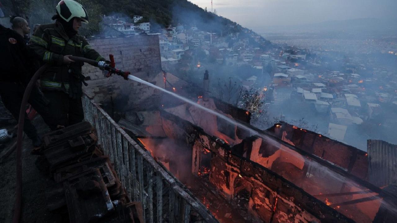 Bursa'da yanan evde 1 kişinin cesedi bulundu