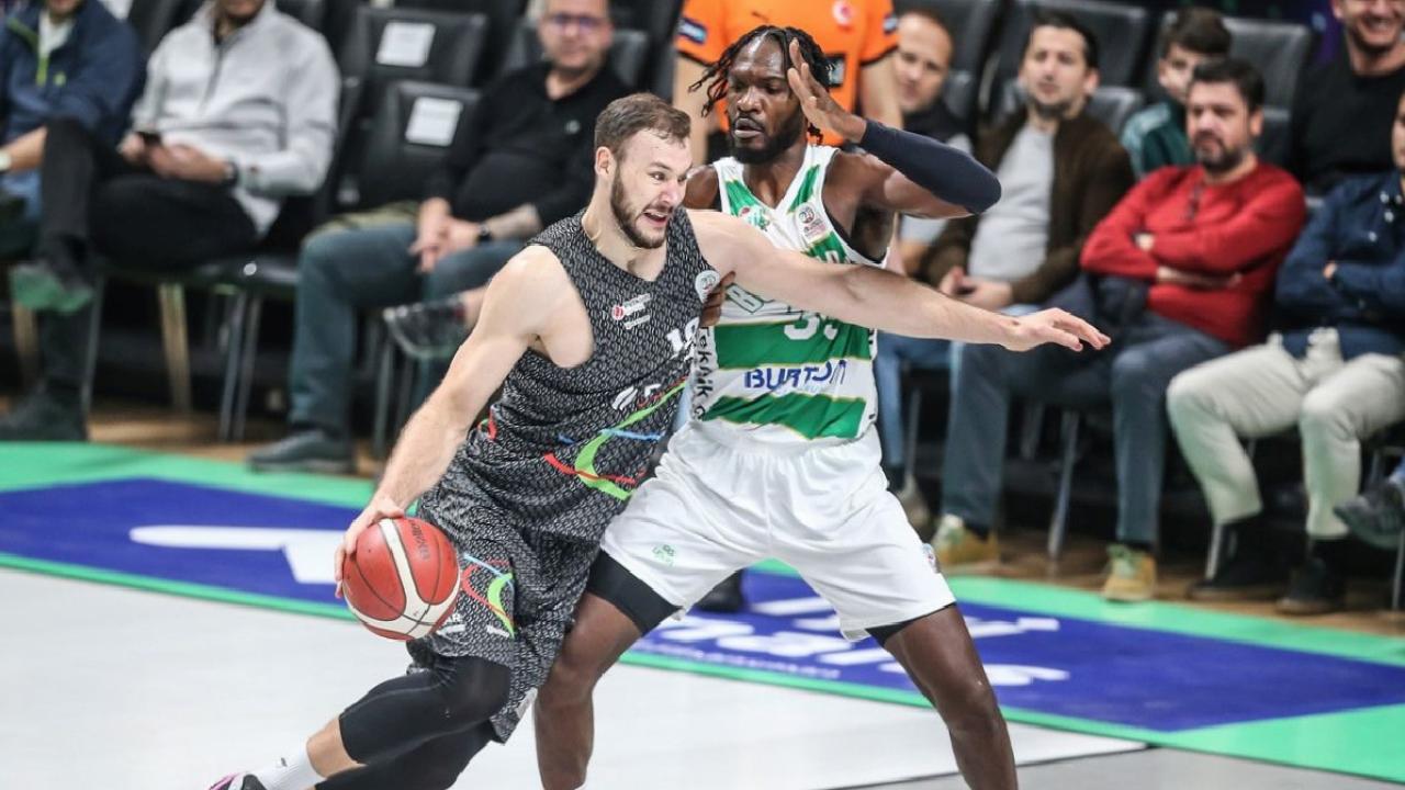 Bursaspor Basketbol, Aliağa Petkimspor'u yendi