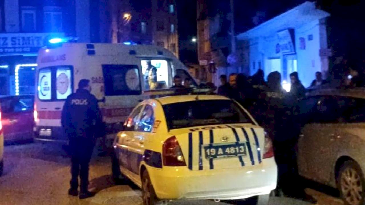 Çorum'da bıçaklı kavgada 1'i çocuk 2 kişi yaralandı