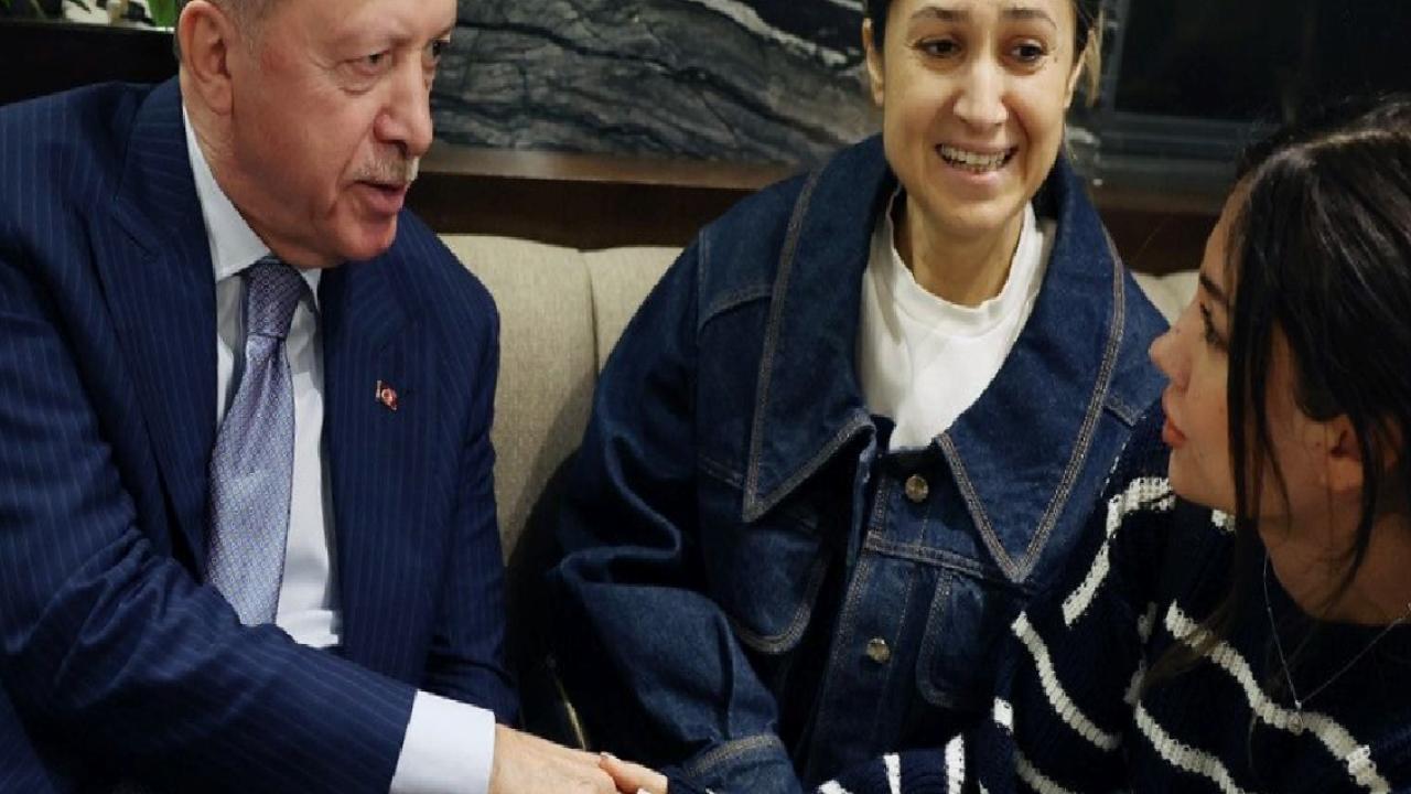 Cumhurbaşkanı Erdoğan kafede vatandaşlarla sohbet etti