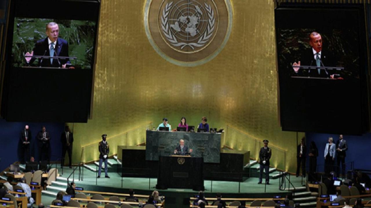 Cumhurbaşkanı Erdoğan'ın BM'deki tarihi konuşması, G20 Zirvesi kitapçığında