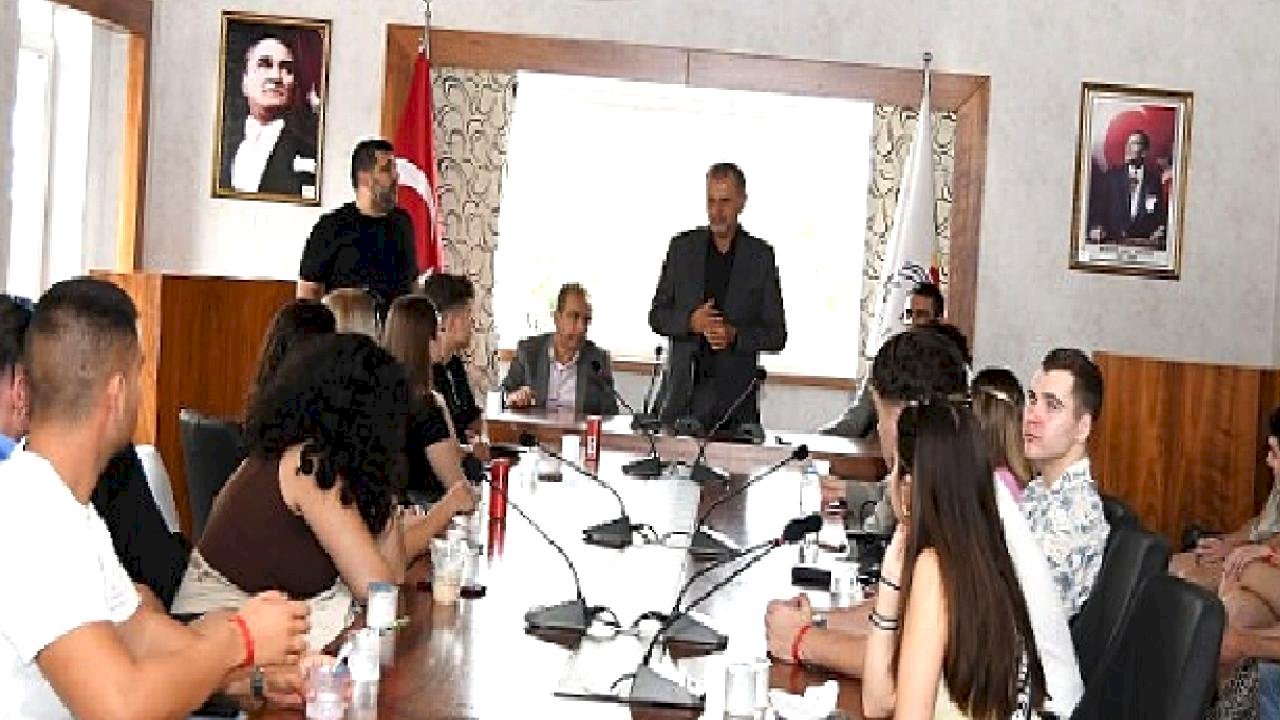 Erasmus öğrencilerinden Başkan Vekili Bilici&#039;ye ziyaret