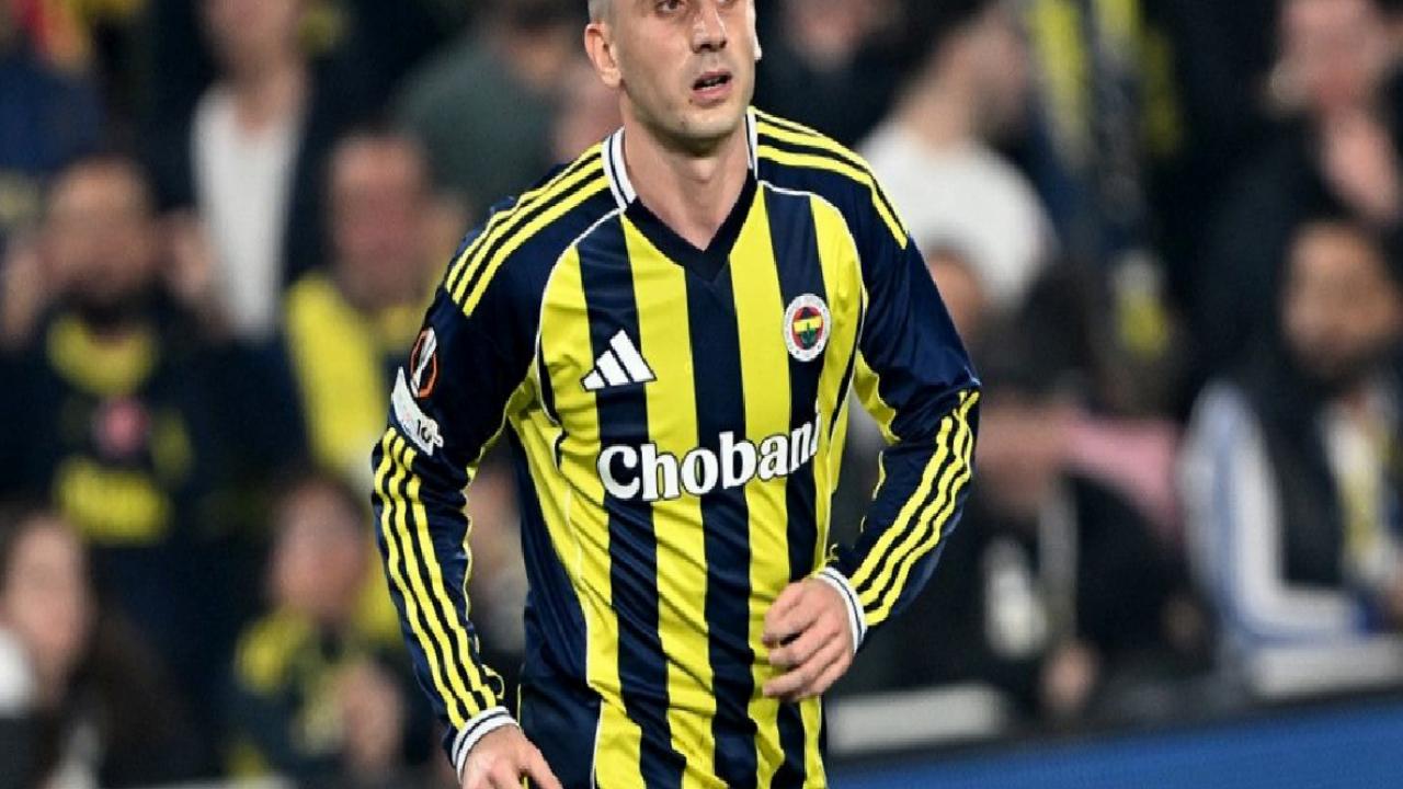 Fenerbahçe - Galatasaray derbisinde 15 futbolcu ilk heyecanını yaşayacak