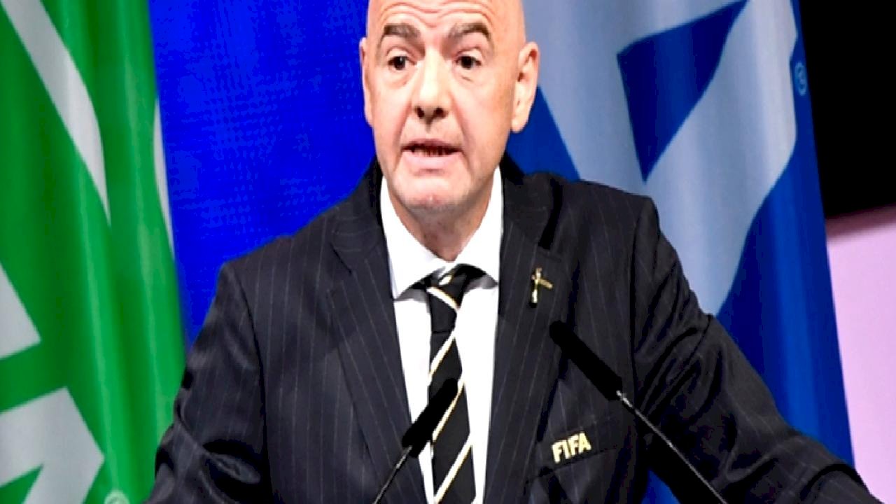 FIFA&#039;dan İran&#039;da stadyumlara kadın taraftarların alınmasına övgü