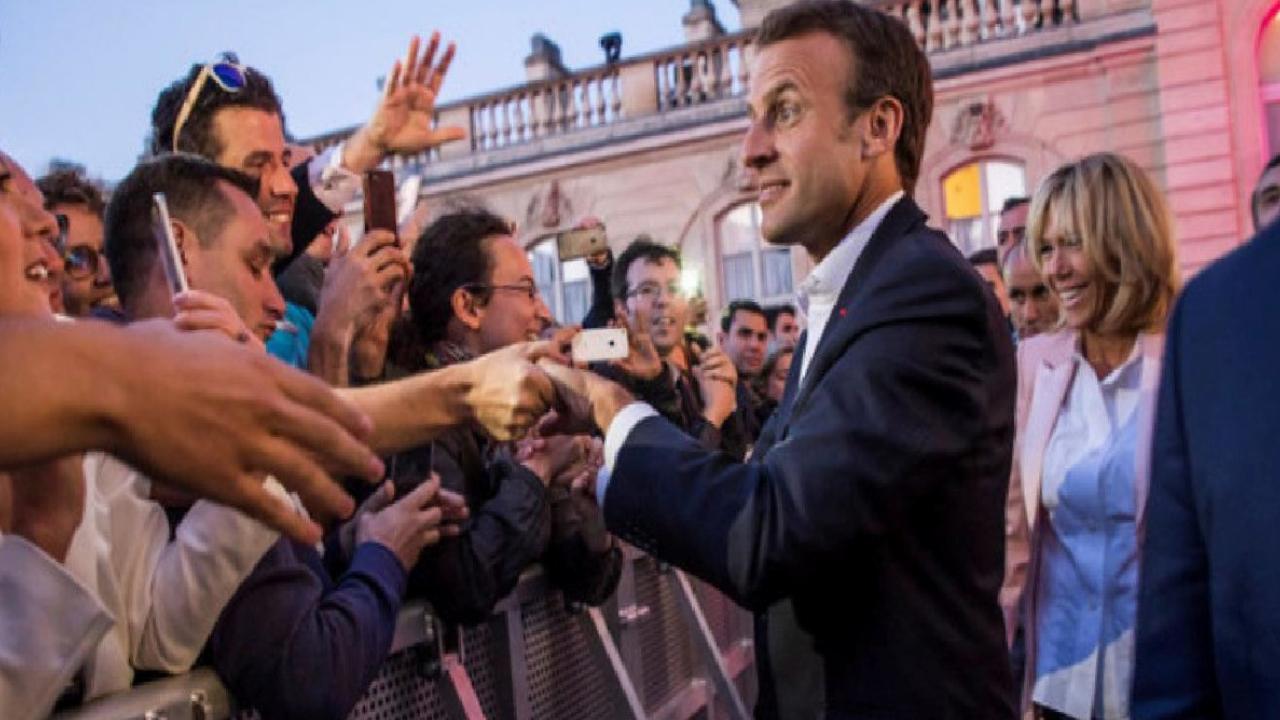 Fransa,  liselerde cep telefonu kullanımını yasaklamaya hazırlanıyor