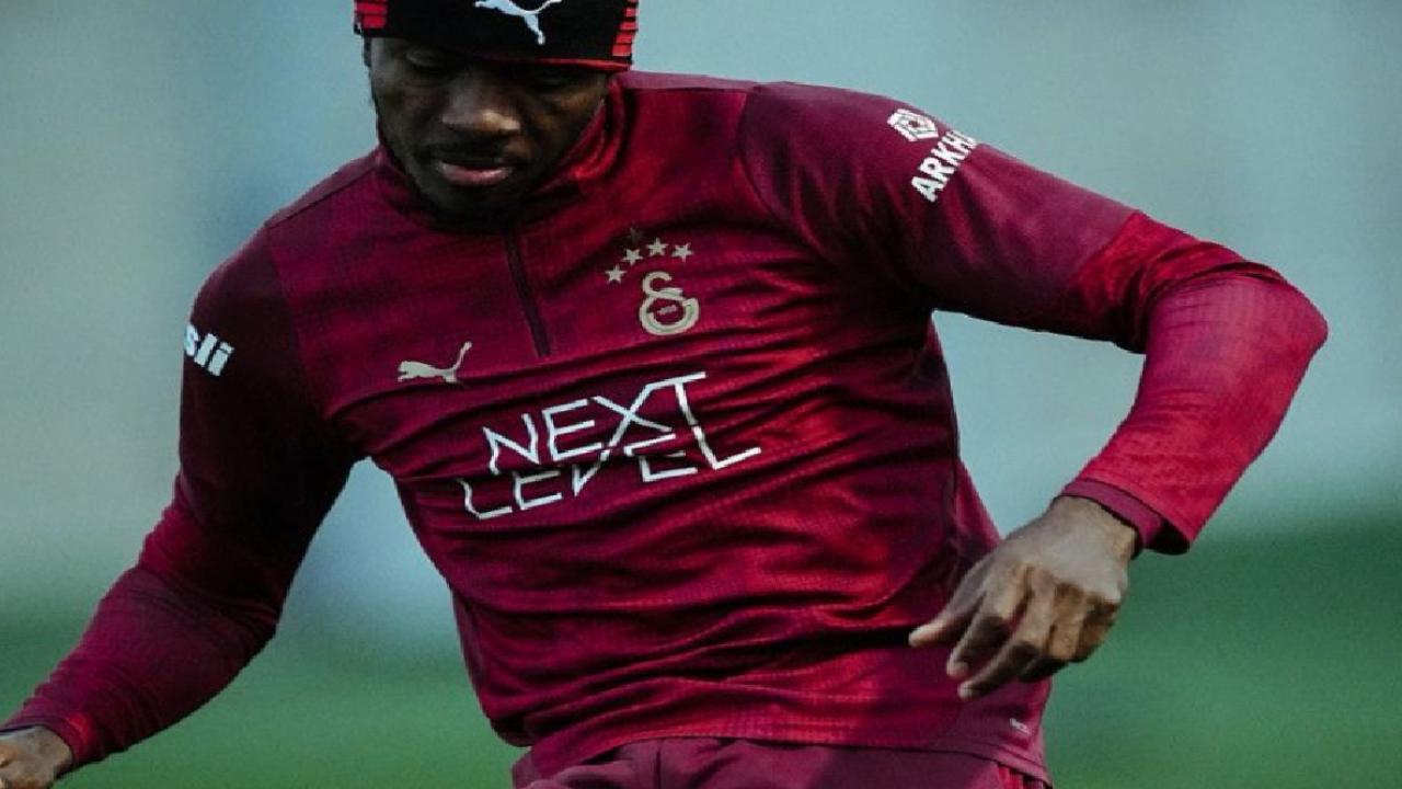 Galatasaray'da Victor Osimhen, takımla birlikte idmana çıktı