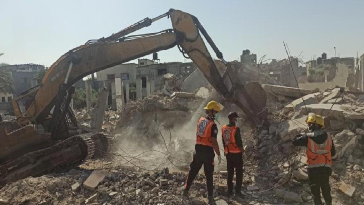 Gazze'de enkaz altındaki cenazelerin çıkarılmasına yönelik çalışmalar başladı