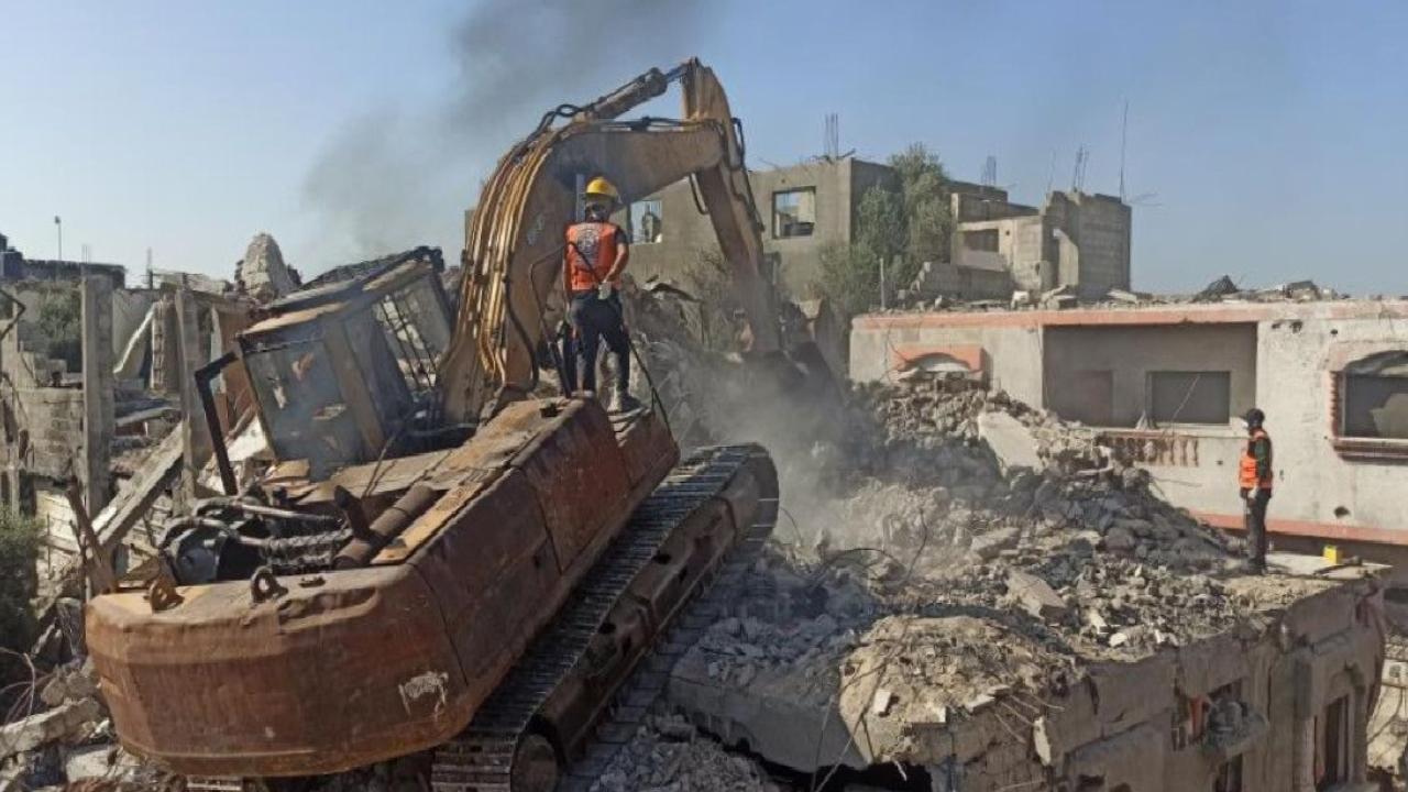 Gazze'de enkaz altındaki cenazelerin çıkarılmasına yönelik çalışmalar başladı