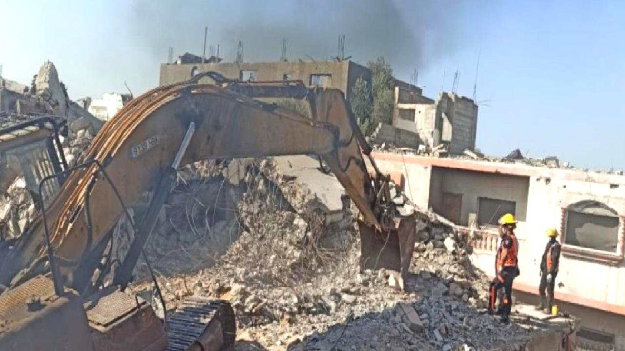 Gazze'de enkaz altındaki cenazelerin çıkarılmasına yönelik çalışmalar başladı