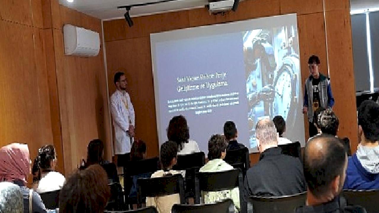 Geleceği Kodlayan Dijital Eğitim Devam Ediyor